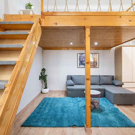 Affordable Heroes' Square Residence Budapeste Exterior foto