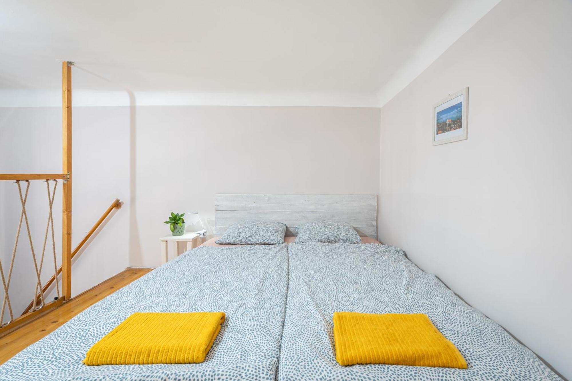 Affordable Heroes' Square Residence Budapeste Exterior foto