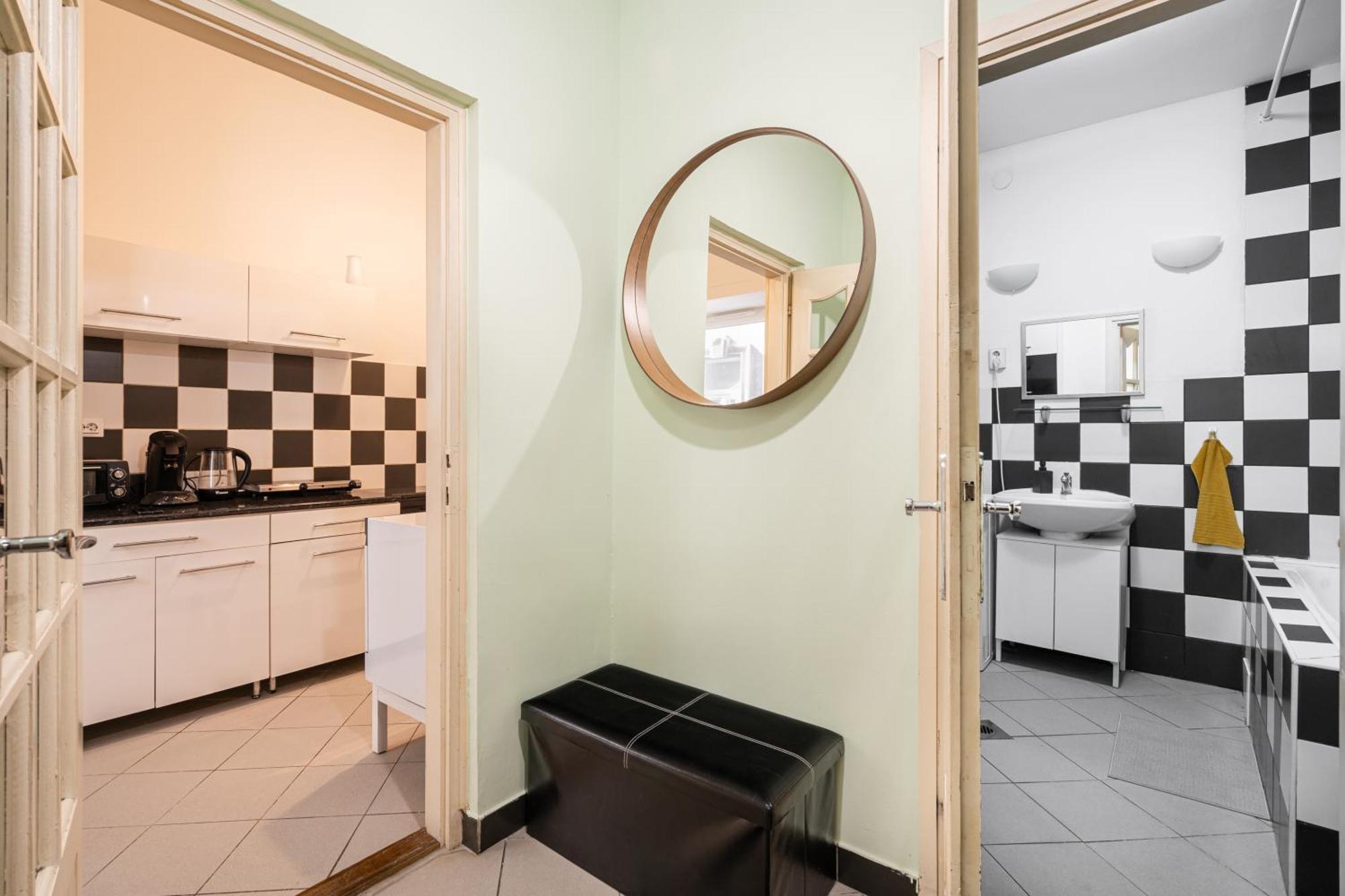 Affordable Heroes' Square Residence Budapeste Exterior foto