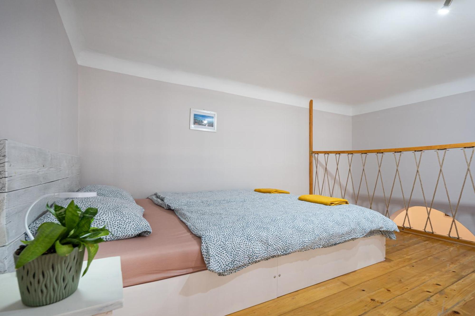 Affordable Heroes' Square Residence Budapeste Exterior foto