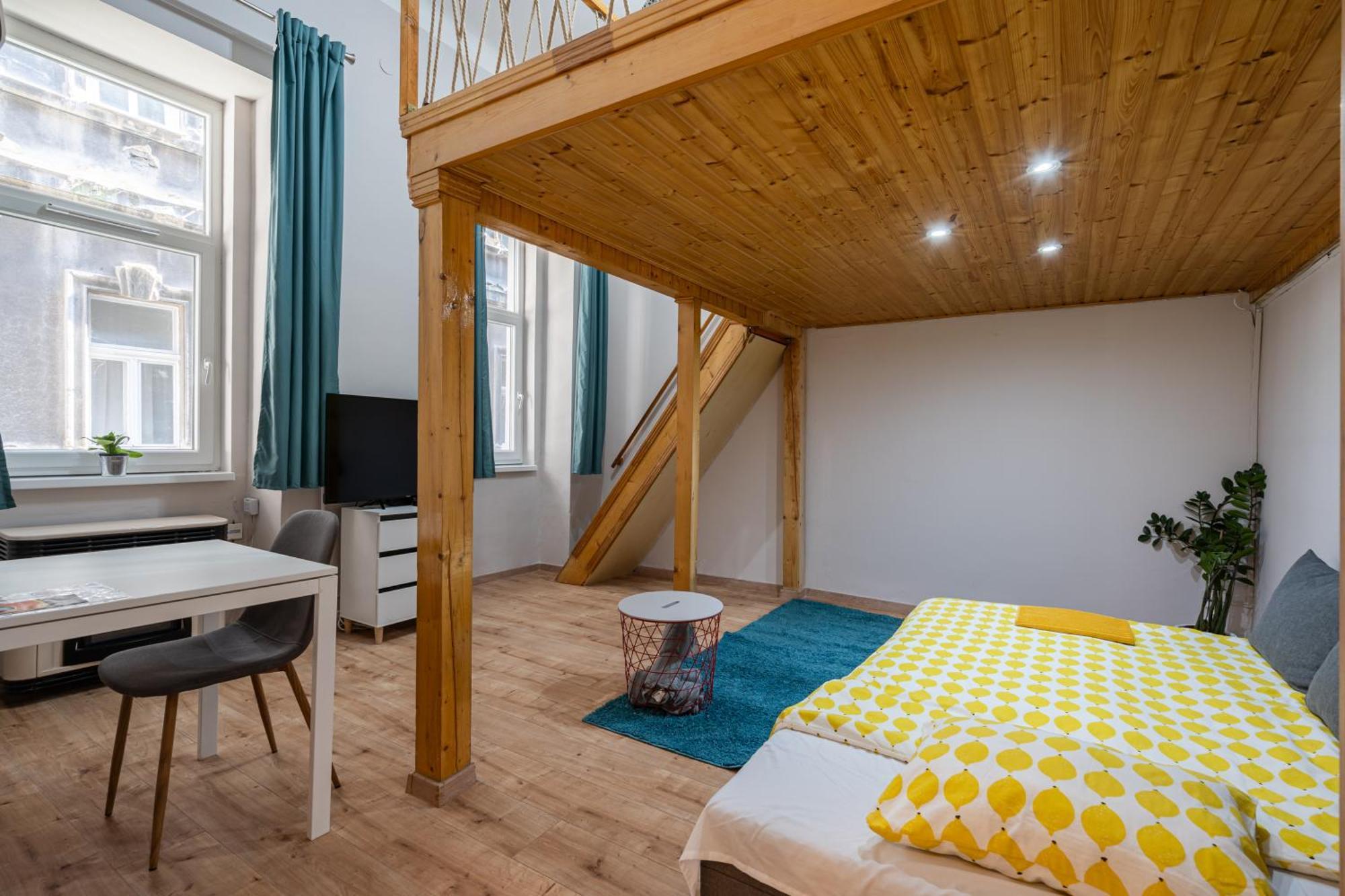 Affordable Heroes' Square Residence Budapeste Exterior foto